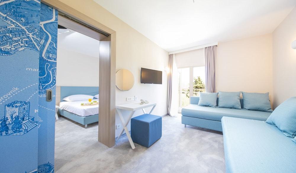 Port 9 Island Family Resort 코츌라 외부 사진