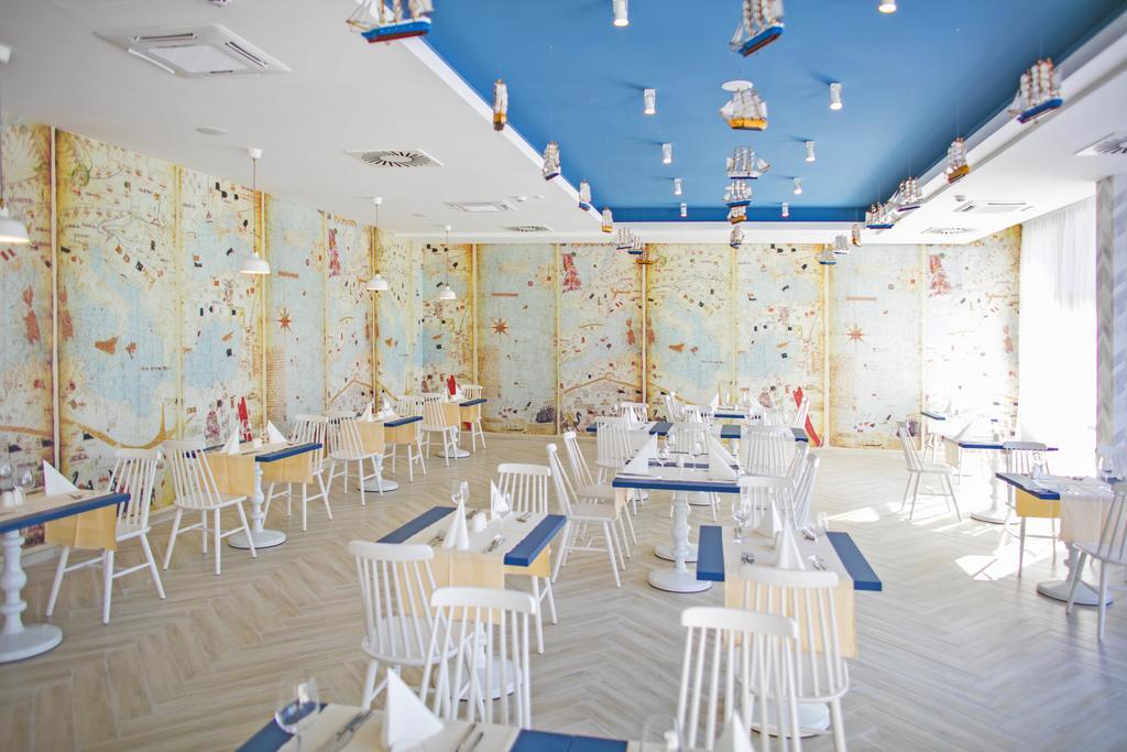Port 9 Island Family Resort 코츌라 외부 사진