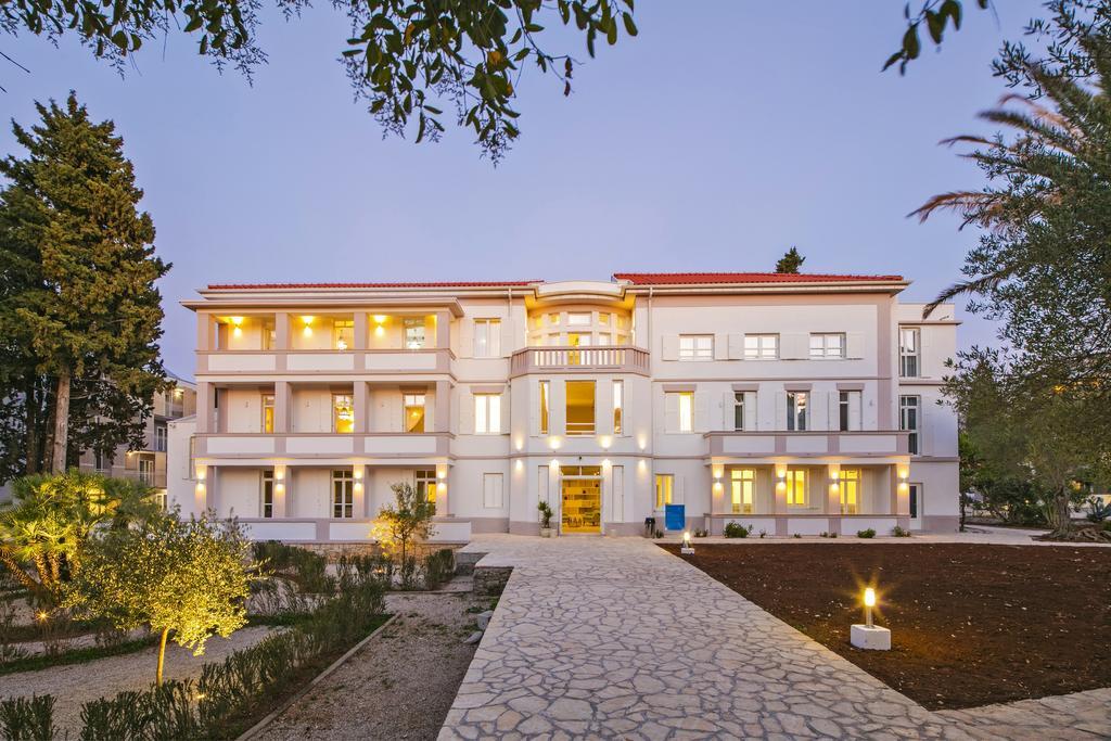 Port 9 Island Family Resort 코츌라 외부 사진